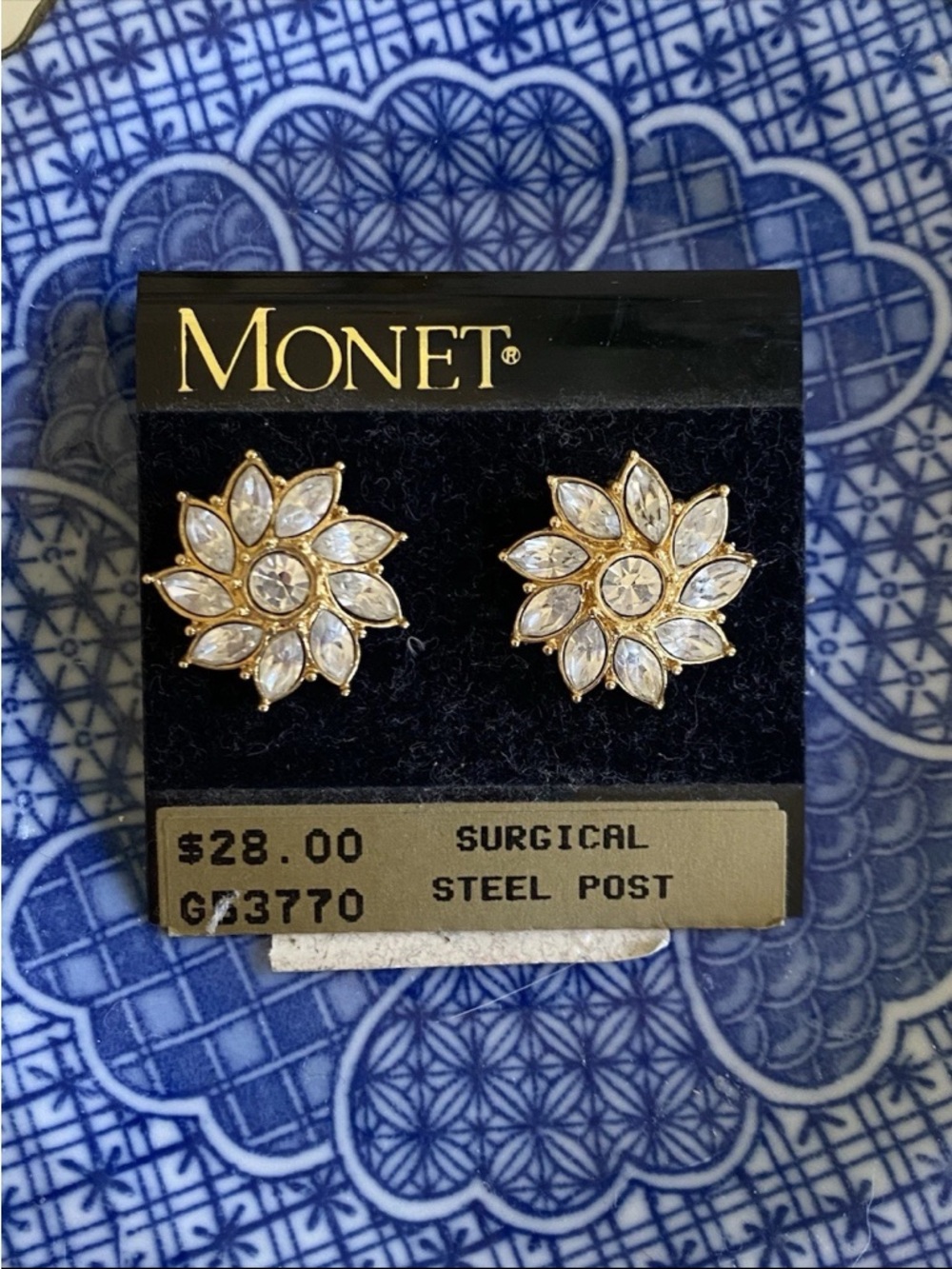 NWT Vintage Monet Rhinestone Flower
Stud Earrings